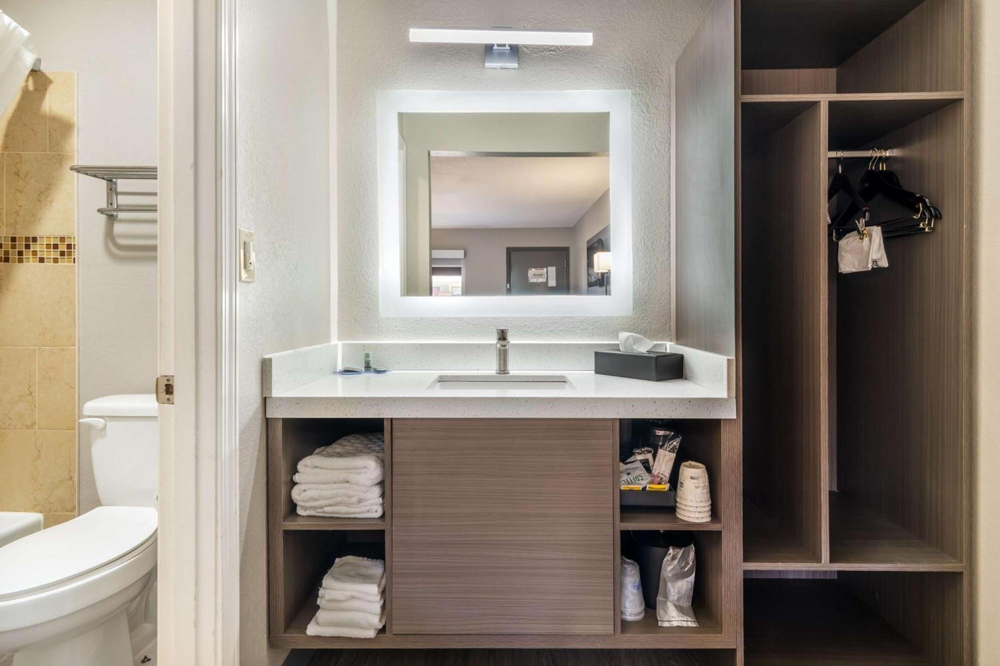 Best Western Green Tree Inn Clarksville  Luaran gambar